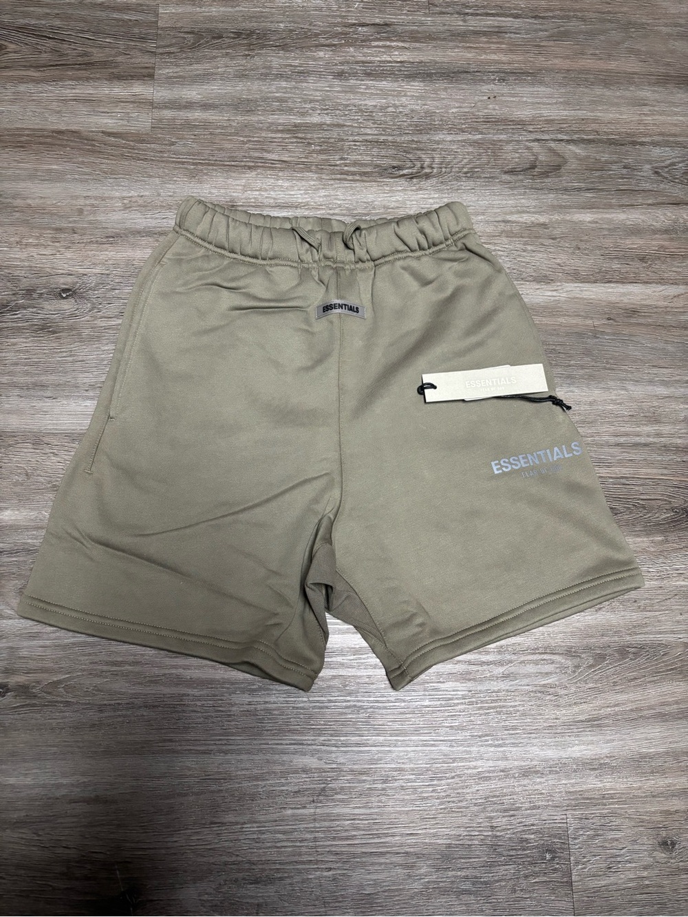 Fw20 fear of god essentials Taupe short